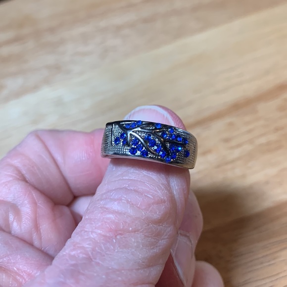 Jewelry - 🌈Blue Flowers on black branch silver ring